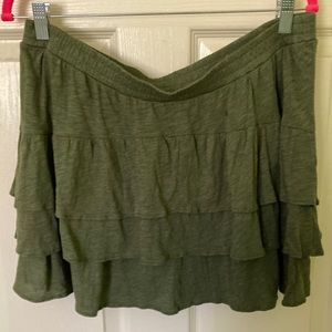 🐕🐕‍🦺🐩ACCEPTING OFFERS🐕‍🦺🐕Army green frilly, girlie, American Eagle skirt